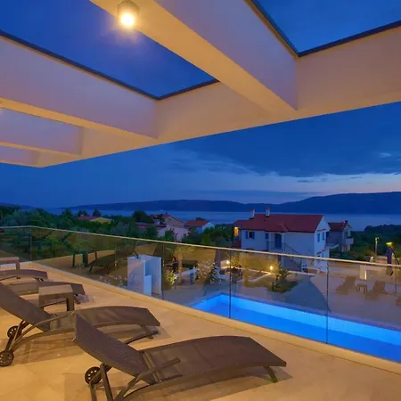 Quadra With Heated Pool Villa *