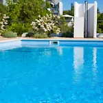 Quadra With Heated Pool Villa
