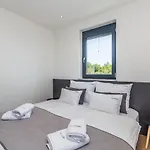 Quadra With Heated Pool Villa Pinezići
