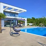 Quadra With Heated Pool Villa Pinezići