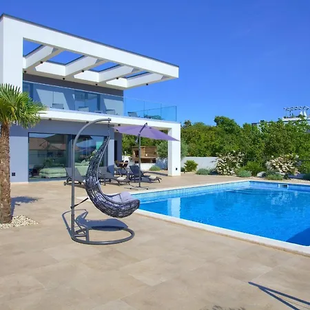 Quadra With Heated Pool Villa Pinezići