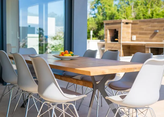 Quadra With Heated Pool Villa