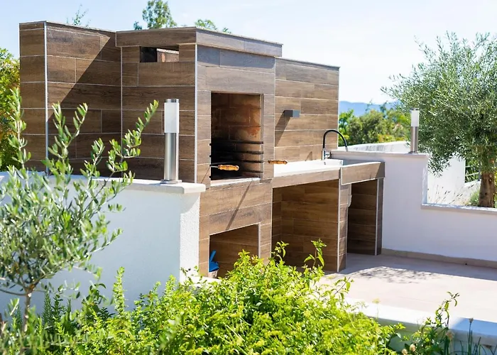 Villa Quadra With Heated Pool