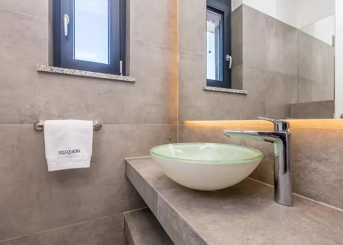 Quadra With Heated Pool Villa *