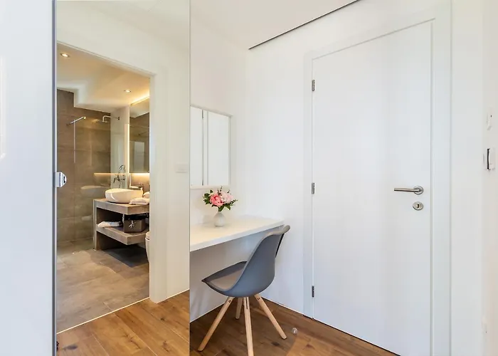 Quadra With Heated Pool Villa