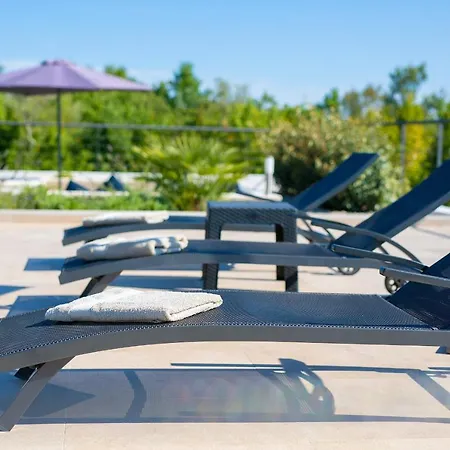 Quadra With Heated Pool Villa