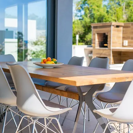 Quadra With Heated Pool Villa