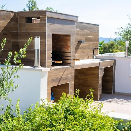 Villa Quadra With Heated Pool