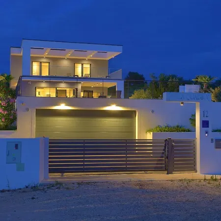 Quadra With Heated Pool Villa Pinezići