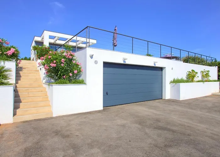 Quadra With Heated Pool