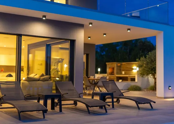 Quadra With Heated Pool