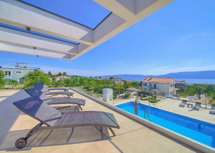 Quadra With Heated Pool *