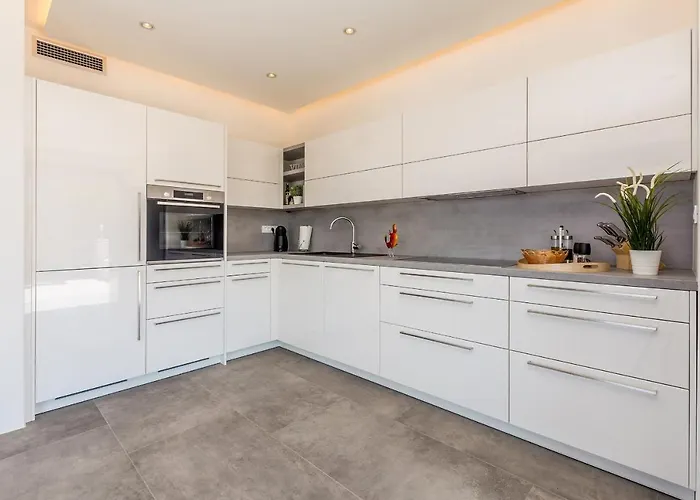 Quadra With Heated Pool * Pinezici (Krk)