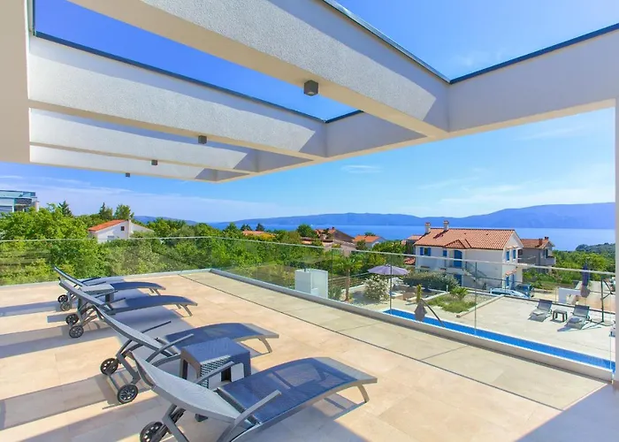 Quadra With Heated Pool Pinezici (Krk)